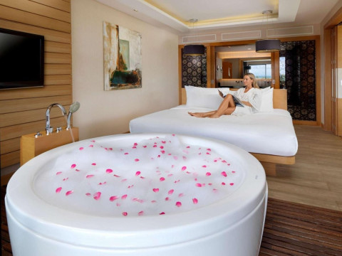 Novotel Phuket Kata Avista Resort & Spa