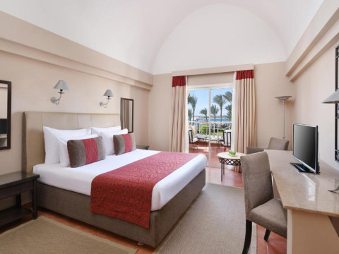 Jaz Makadina Resort