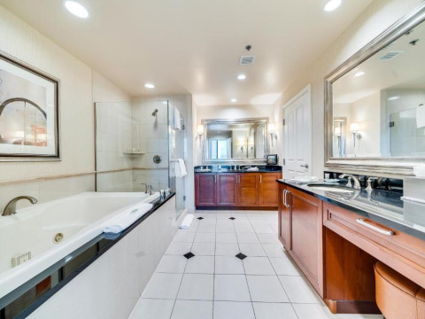 Jet Luxury at The Signature Condo Hotel