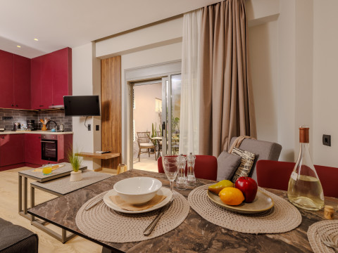 JOLLY SUITES