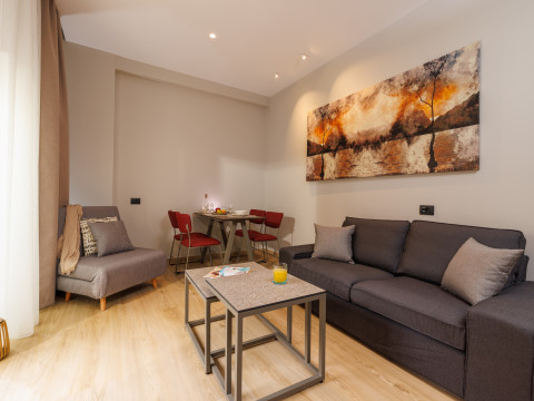 JOLLY SUITES
