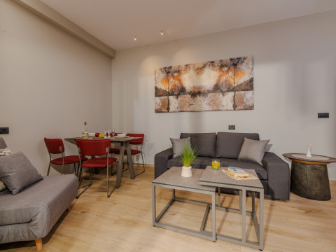 JOLLY SUITES