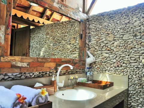 Jukung Cottage Beach Bar And Restaurant