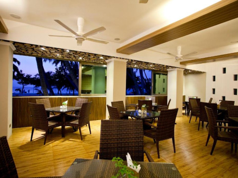 Hotel Kaani Beach