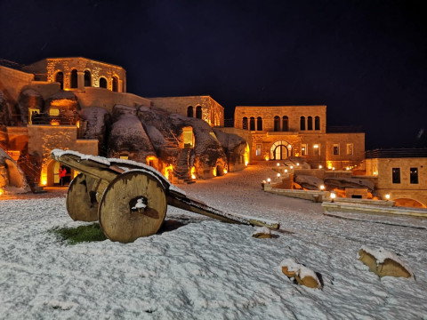 Kalsedon Cave Suites