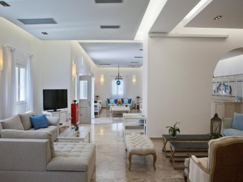 Kamari Hotel