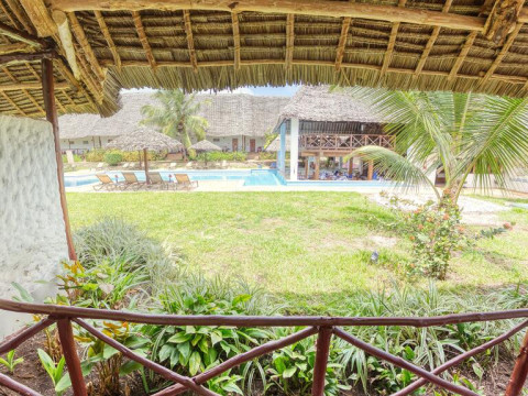 KARAFUU BEACH RESORT & SPA