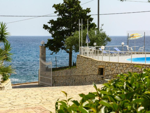 Kardamili Beach Hotel