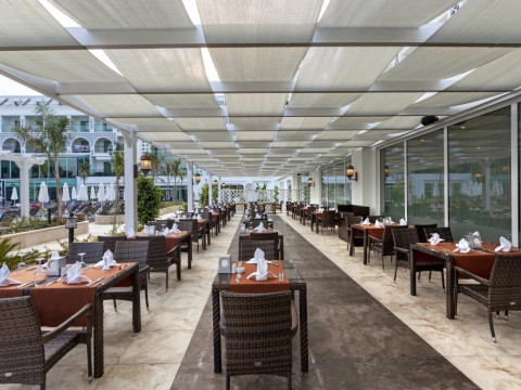 Karmir Resort & Spa