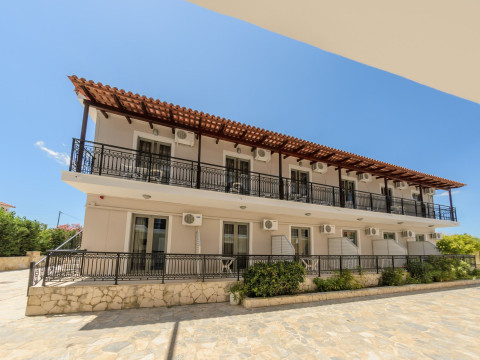 Karras Livin Zakynthos