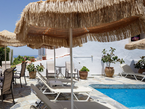 Kasteli Studios & Apartments