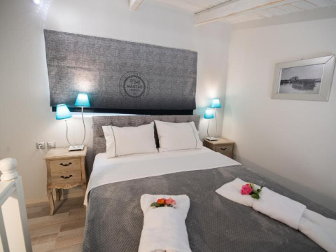 Kastro Maisonettes With Private Pool (F)