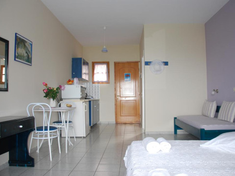 Kavos Psarou Studios & Apartments