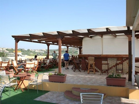 KAVROS GARDEN STUDIOS & APARTMENTS HOTEL