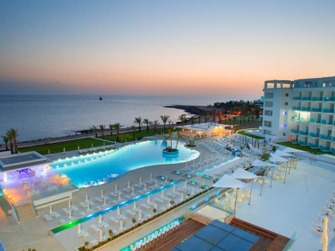 King Evelthon Beach Hotel & Resort