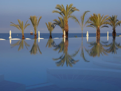 King Evelthon Beach Hotel & Resort