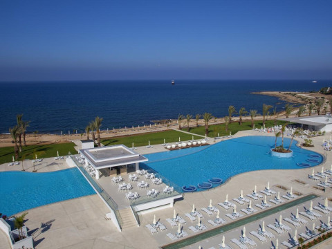 King Evelthon Beach Hotel & Resort