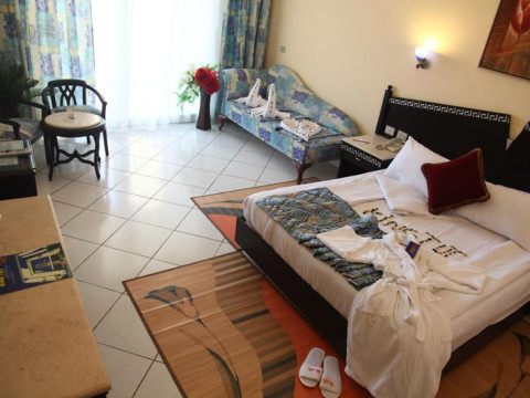 KING TUT AQUA PARK BEACH