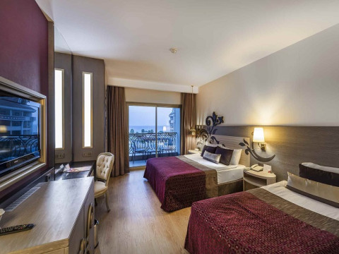 Kirman Belazur Resort & Spa