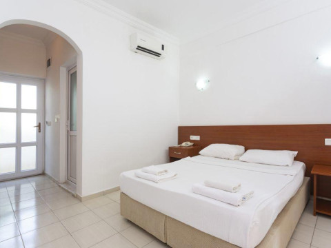 Kriss Hotel