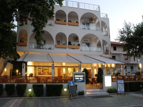 Kronos Hotel