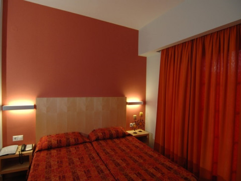 Kronos Hotel