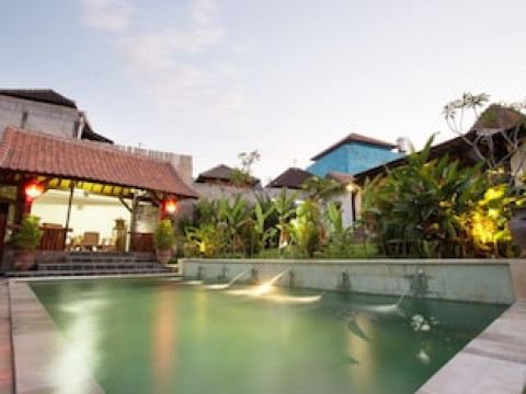 Kubu Ampo Villa