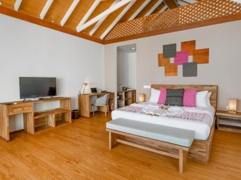 KUDAFUSHI RESORT & SPA