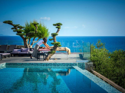 Kymothoe Elite Suites
