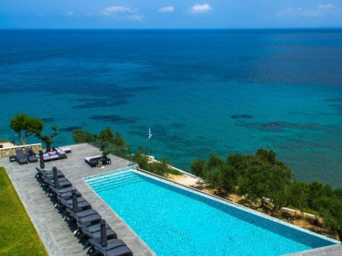 Kymothoe Elite Suites