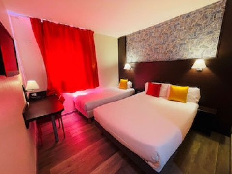 KYRIAD DIRECT DIJON NORD - ZENITH - TOISON D'OR