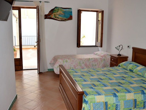 LA CASA DEL MELOGRANO