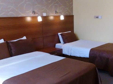 LA HOTEL & RESORT