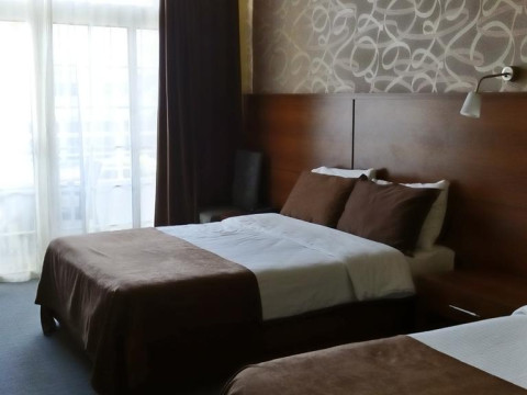LA HOTEL & RESORT