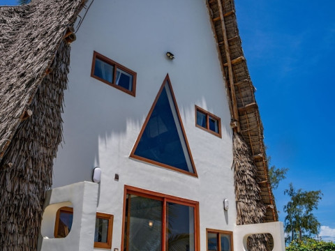 LA PERLA BEACH RESORT