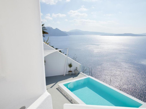 La Perla Villas & Suites