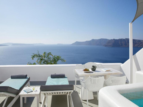 La Perla Villas & Suites