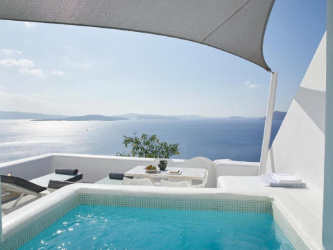 La Perla Villas & Suites