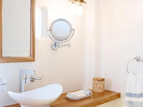 La Perla Villas & Suites