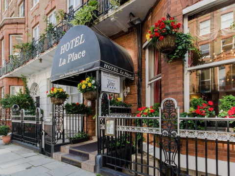 LA PLACE HOTEL