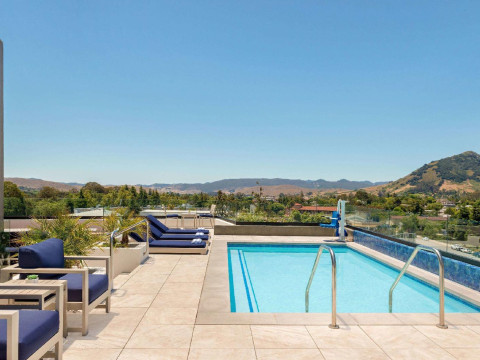 La Quinta Inn & Suites By Wyndham San Luis Obispo Downtown