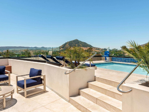 La Quinta Inn & Suites By Wyndham San Luis Obispo Downtown