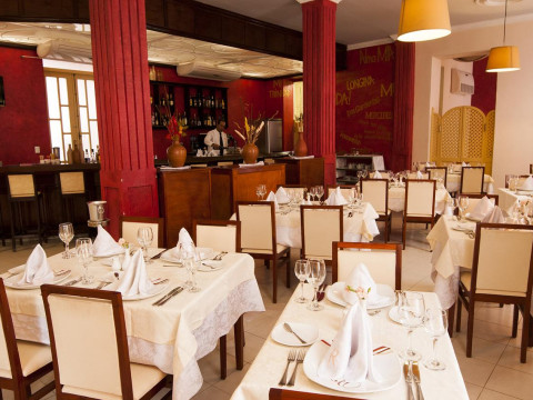 La Ronda Hotel