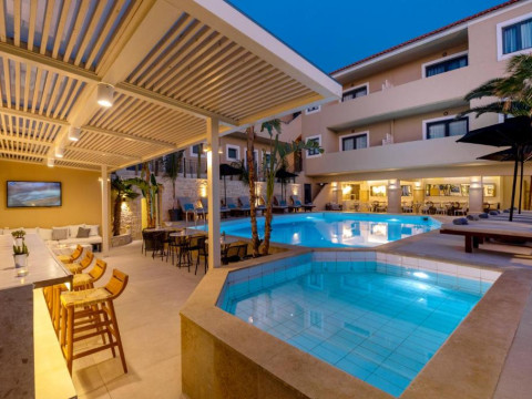 La Stella Apartments & Suites