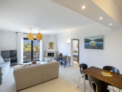 LA STELLA SUITES