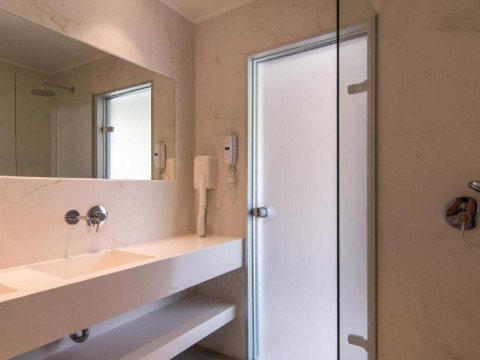 Lagomandra Beach& Suites