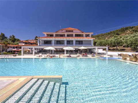 Lagomandra Beach Hotel