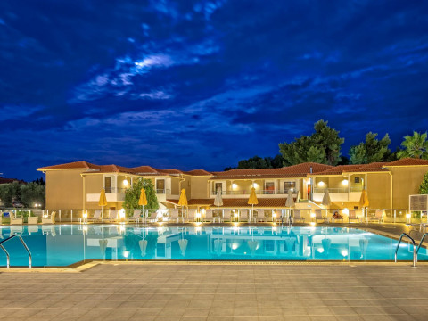 Lagomandra Beach Hotel