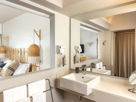 Lagoon Attitude Hotel - adults only