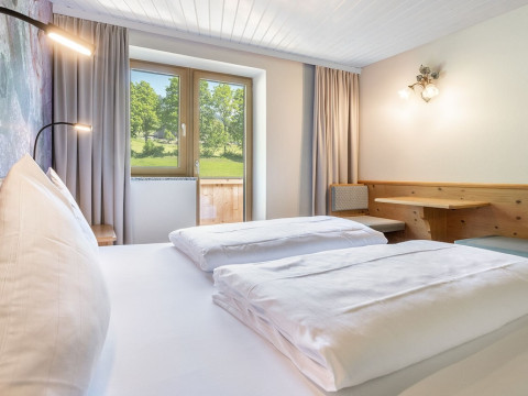 LANDHAUS AGER